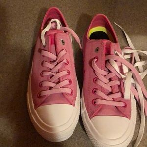 Unisex Pink Converse